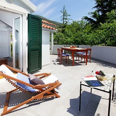 Ferienwohnung Superb Penthouse Luna Bol Exterior foto