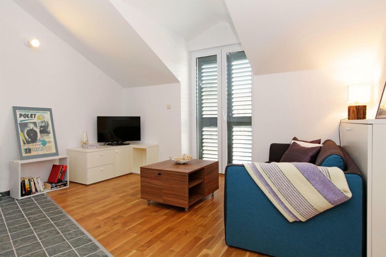 Ferienwohnung Superb Penthouse Luna Bol Exterior foto