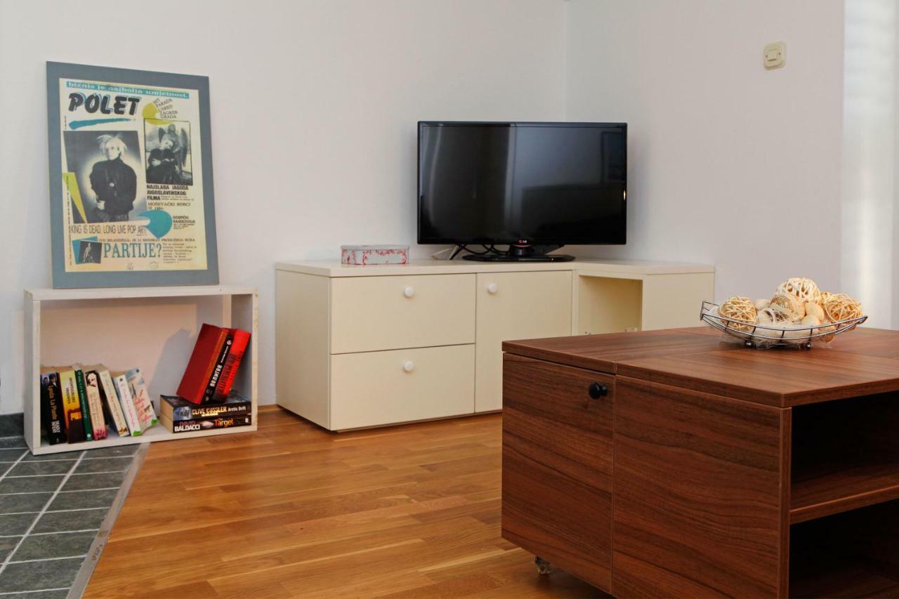 Ferienwohnung Superb Penthouse Luna Bol Exterior foto
