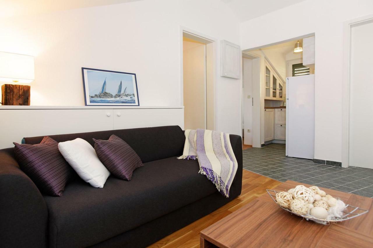 Ferienwohnung Superb Penthouse Luna Bol Exterior foto