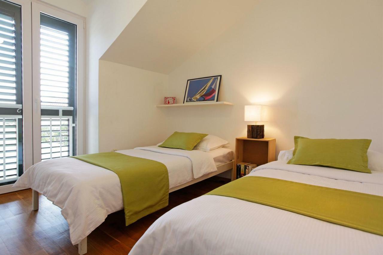 Ferienwohnung Superb Penthouse Luna Bol Exterior foto